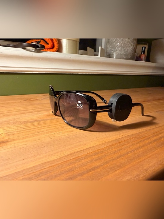 I AM Accessories - Black Sunglasses Womans Sunglasses with Silver Accents